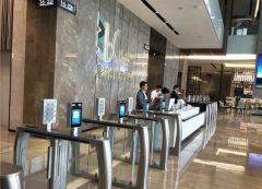 通过面部识别机访问控制系统入口旋转栅门门解锁