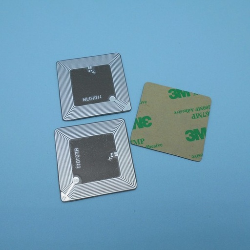 [1610013199-CN] 反金属NFC电话标签40x40mm 13.56MHz金属标签上的棍棒